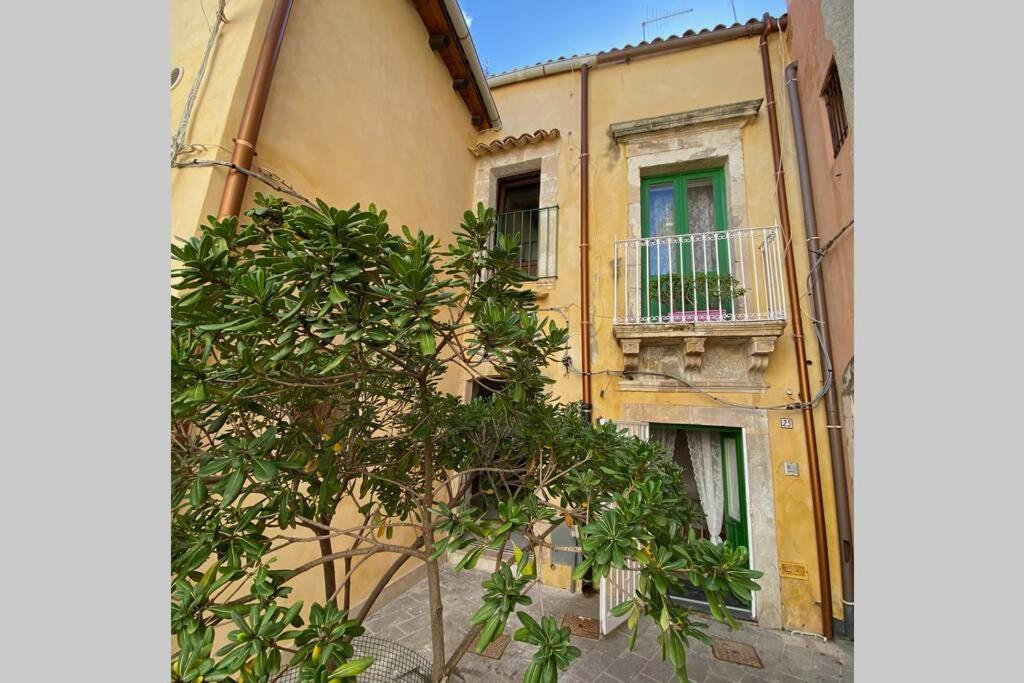 فيلا سيراكوزافي Casa A Razziedda المظهر الخارجي الصورة